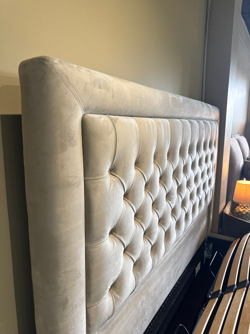 Clearance Cambourne 6’0 Super King Velvet Cream Storage Ottoman Bed