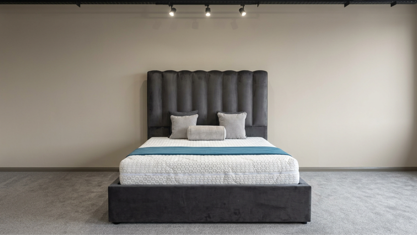 Highclare 5'0 King Storage Tiffany Elephant Quick Ship