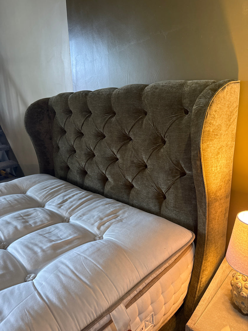 Clearance Bedlington 5’0 King Aston Sage Bedframe Oak Legs