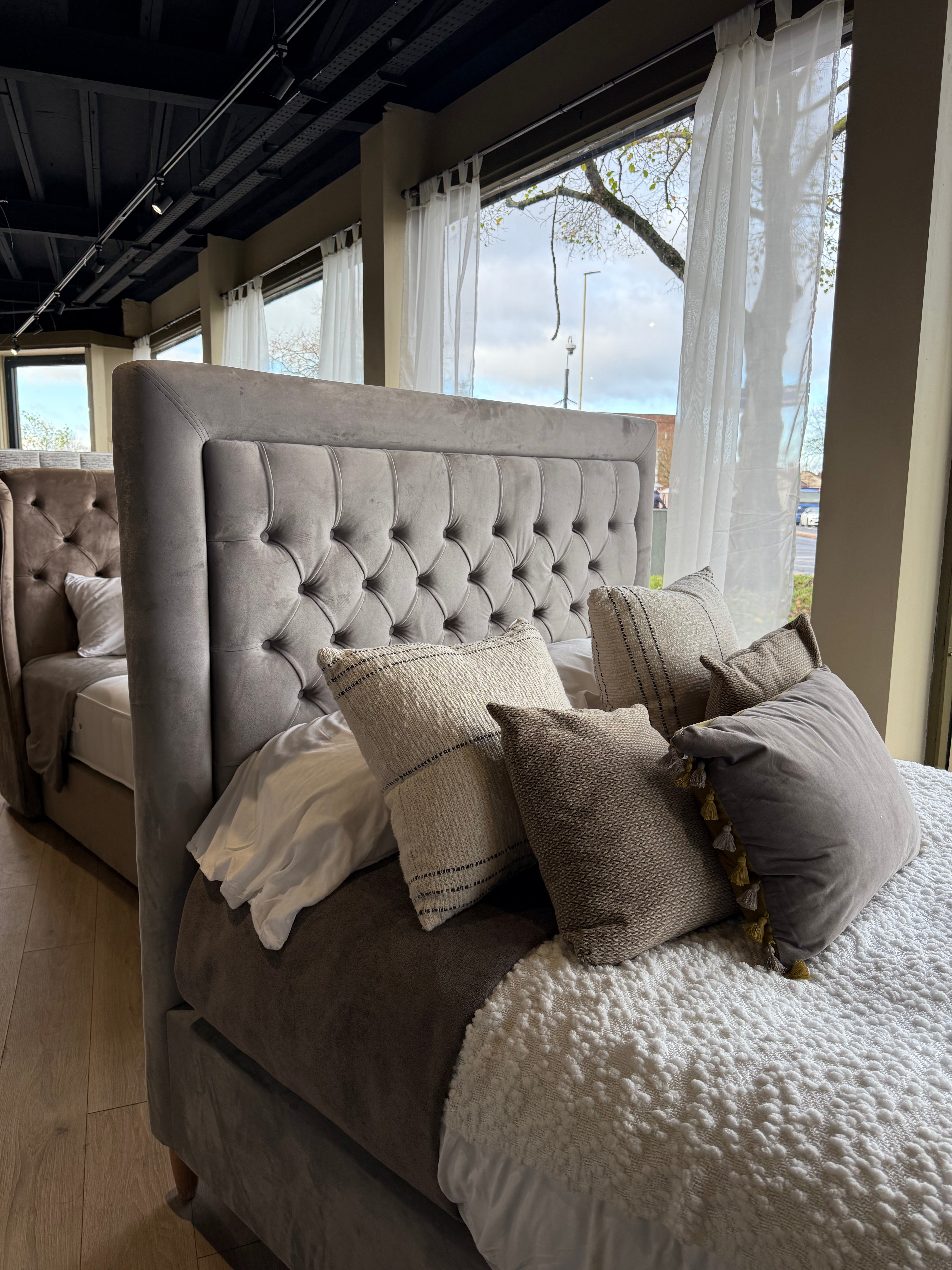 Cambourne 5'0 King Size Bedframe Velvet Cream