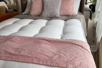 Bedlington 5’0 Ottoman Velvet Mika