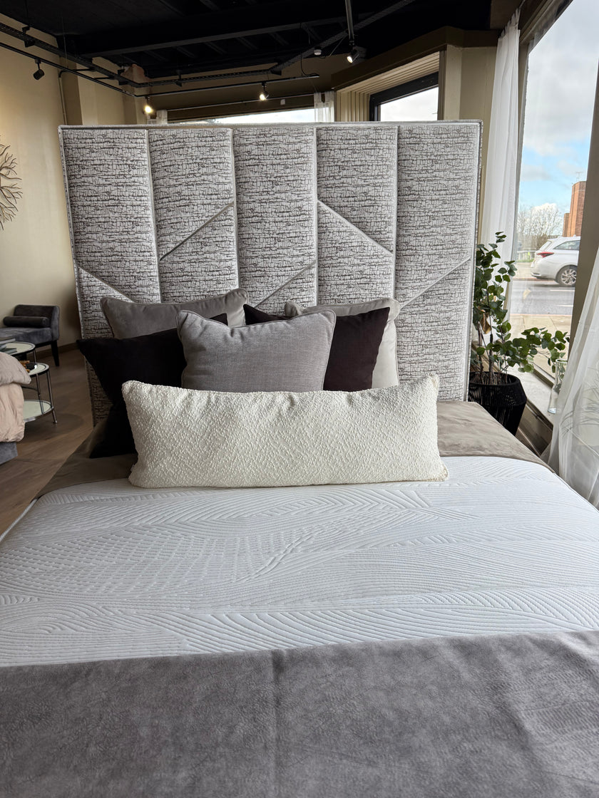 Chelsea 5’0 Electric Ottoman Adorna Silver