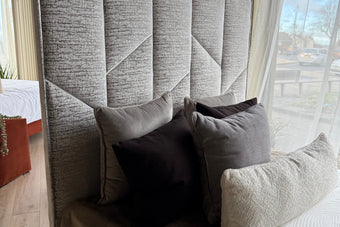 Chelsea 5’0 Electric Ottoman Adorna Silver