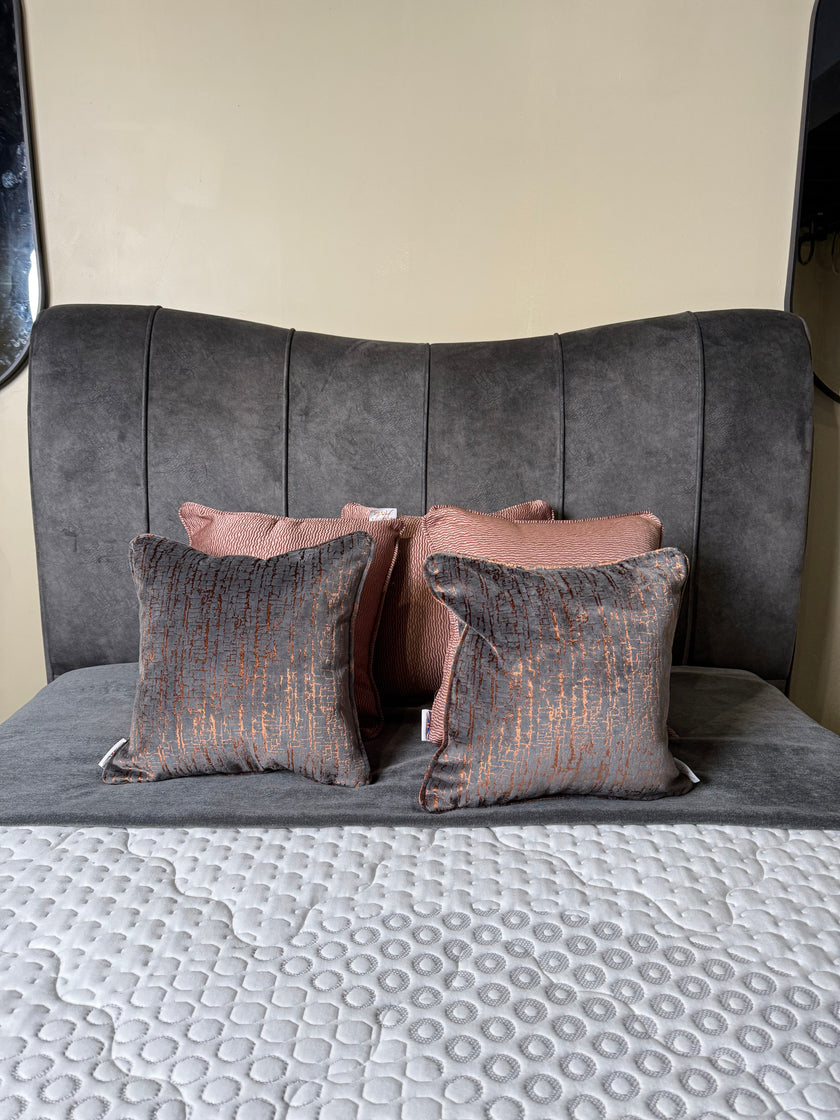 Snuggler 5’0 Bedframe Marble Metal