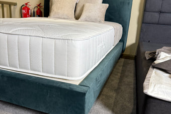 Snoorer 5'0 Bedframe Velvet Azur