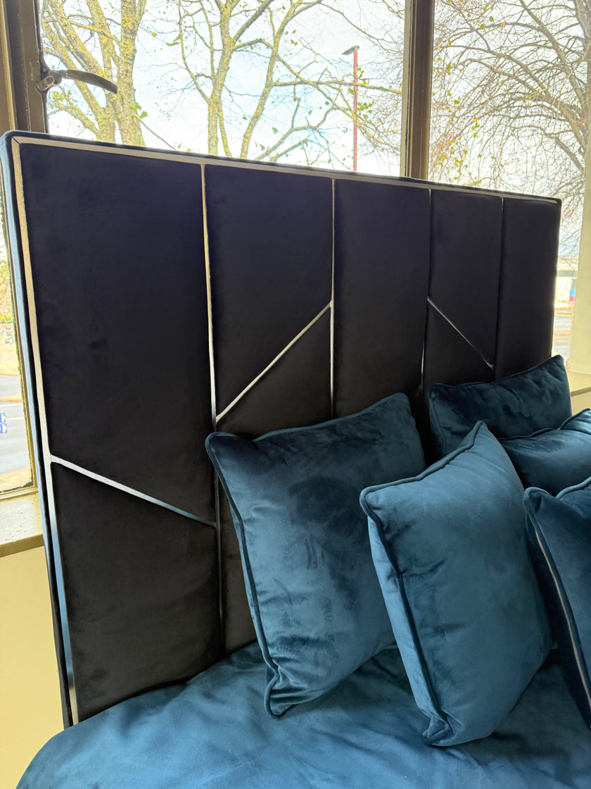 Chelsea 4'6 Electric Ottoman Bed in Velvet Black and Silver Trim