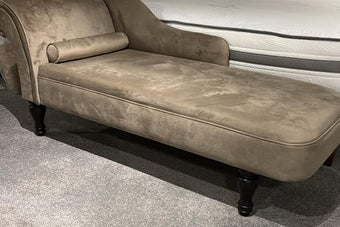 Clearance Bardot Chaise Longue In Velvet Mika @50% Off