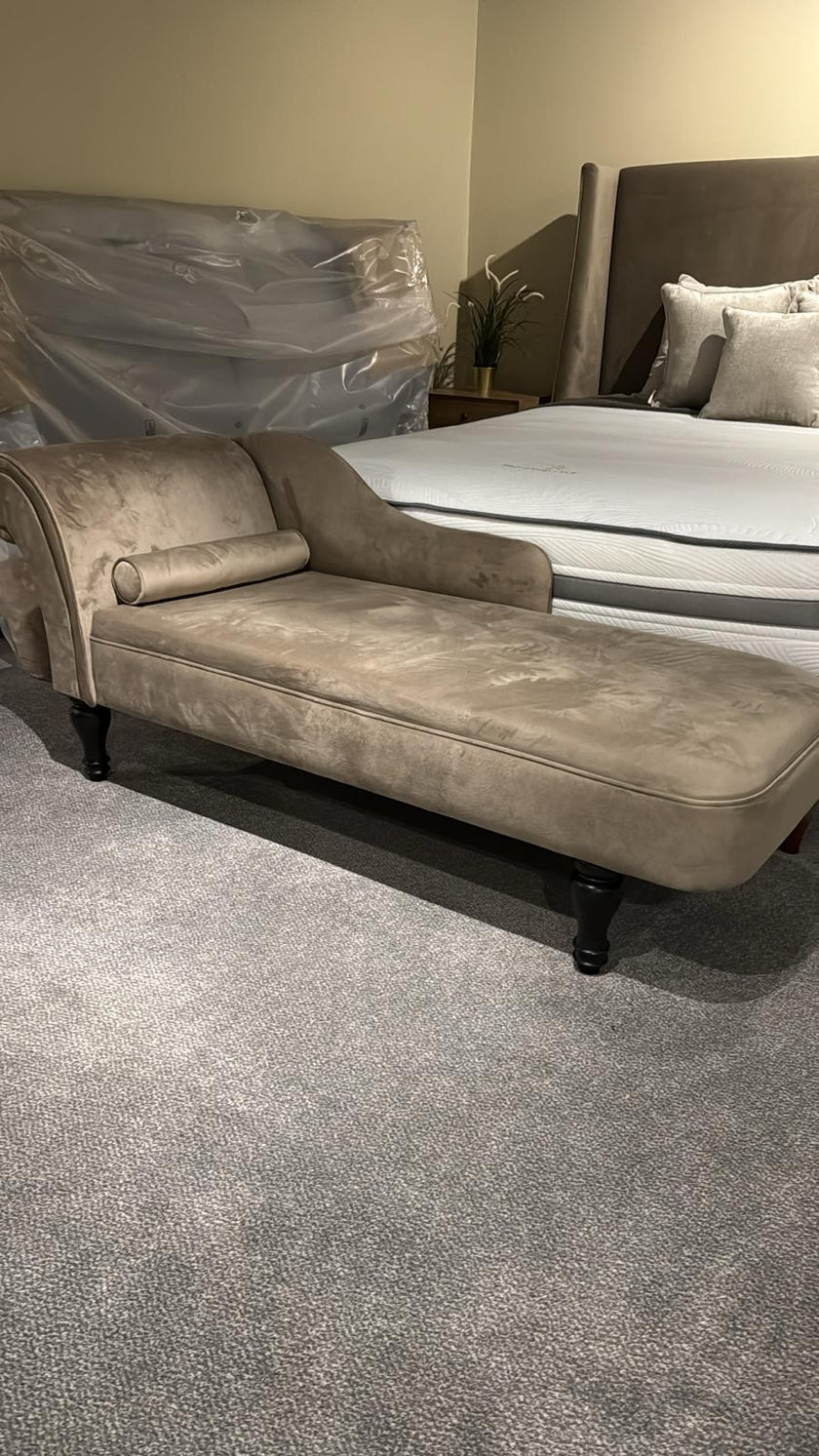 Clearance Bardot Chaise Longue In Velvet Mika @50% Off